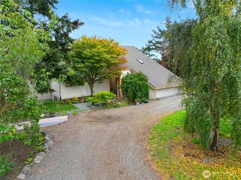 2063 Pennview Ln, Coupeville, WA 98239