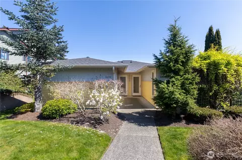4304 Blue Heron Cir #102, Anacortes, WA 98221