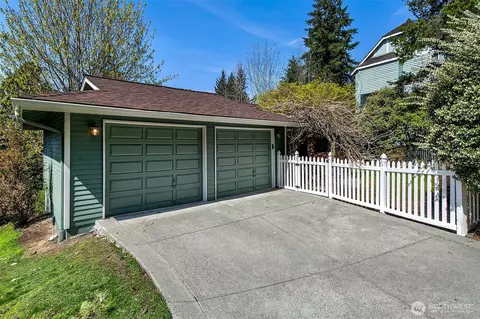 15306 SE 49th St, Bellevue, WA 98006