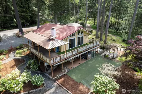 8910 130th Avenue Ct, Anderson Island, WA 98303