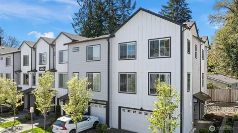 2002 101st Ave SE #7, Lake Stevens, WA 98258
