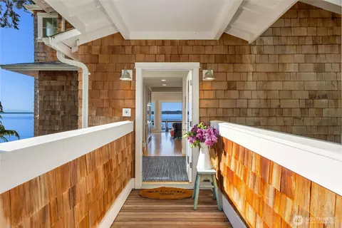 10915 NE South Beach Rd, Bainbridge Island, WA 98110