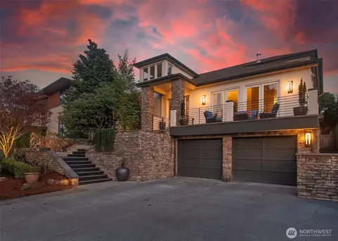 8234 Fairway Dr NE, Seattle, WA 98115