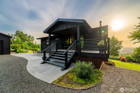 3993 Cabrant Rd, Everson, WA 98247