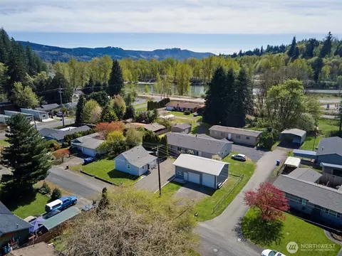 341 Michner St, Castle Rock, WA 98611