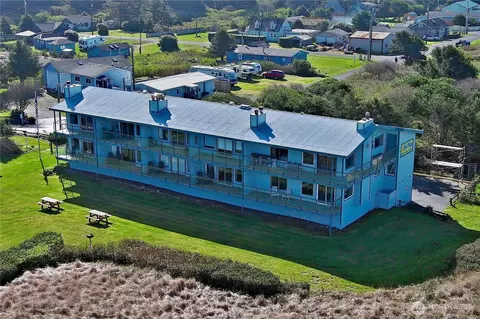 4890 Railroad Ave #11 B, Moclips, WA 98562