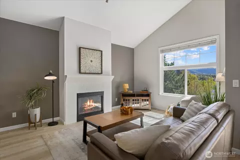 23420 SE Black Nugget Rd #C301, Issaquah, WA 98029