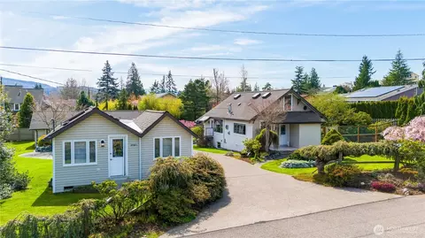 3702 Silver Beach Ave, Bellingham, WA 98226
