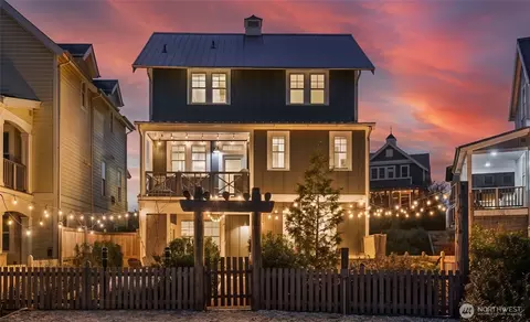 11 Horizon St, Pacific Beach, WA 98571
