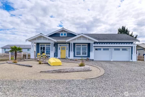1639 Harbor Seal Dr, Point Roberts, WA 98281