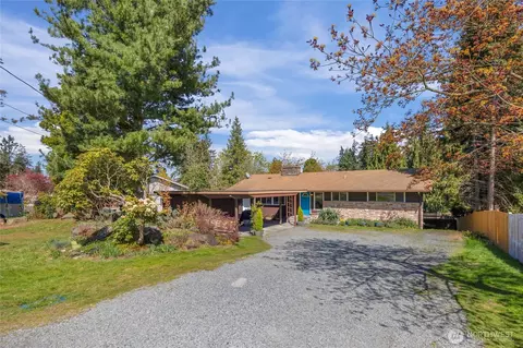 Exterior - 8813 Valhalla Dr, Everett, WA 98208 photo 7 of 8