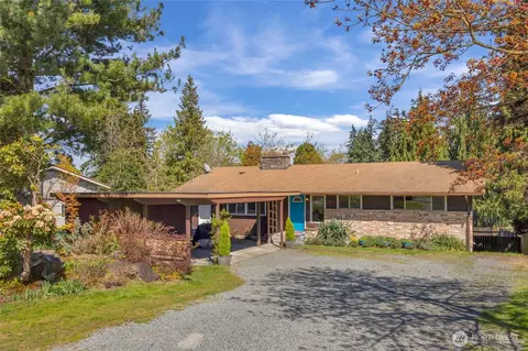 Exterior - 8813 Valhalla Dr, Everett, WA 98208 photo 6 of 8