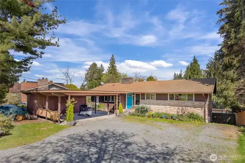 8813 Valhalla Dr, Everett, WA 98208