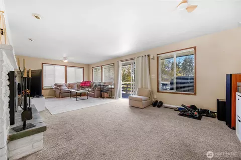 Living - 8813 Valhalla Dr, Everett, WA 98208 photo 4 of 4