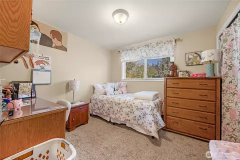 Bedroom - 8813 Valhalla Dr, Everett, WA 98208 photo 4 of 5