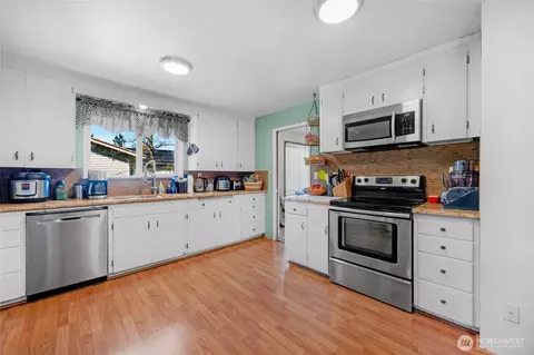 Kitchen - 8813 Valhalla Dr, Everett, WA 98208 photo 2 of 2