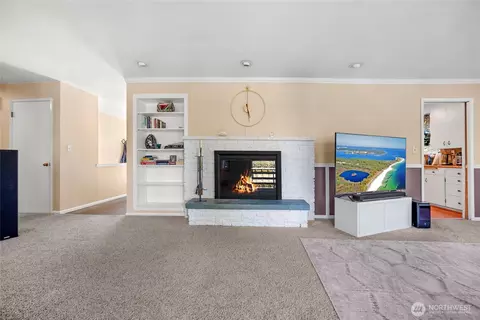 Living - 8813 Valhalla Dr, Everett, WA 98208 photo 2 of 4