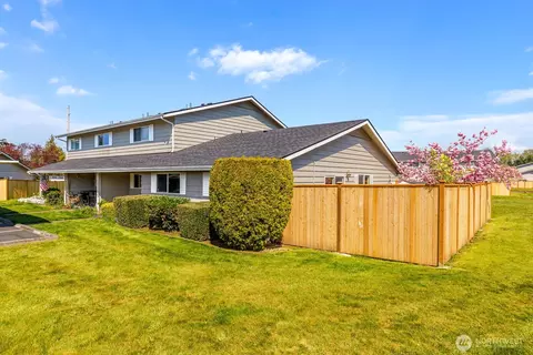 12408 SE 272nd Pl #D, Kent, WA 98030