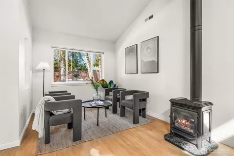 Living - 7 W Beech St, Everett, WA 98203 photo 3 of 3