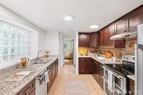 Kitchen - 7 W Beech St, Everett, WA 98203 photo 1 of 2