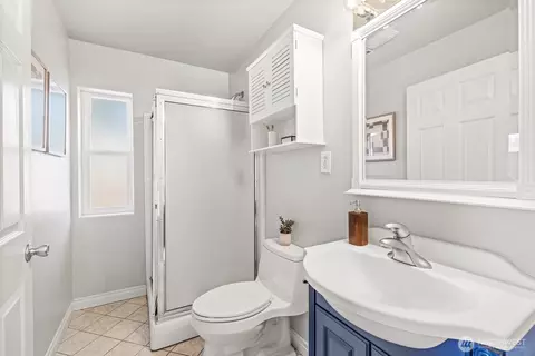 Bath - 7 W Beech St, Everett, WA 98203 photo 1 of 2