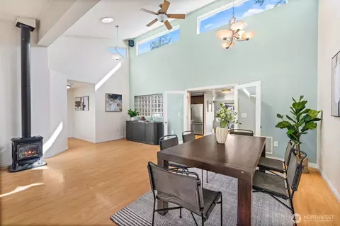 Dining - 7 W Beech St, Everett, WA 98203 photo 3 of 3