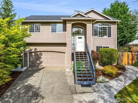 19507 Knoll Dr, Arlington, WA 98223