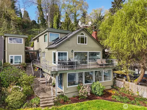 9750 Rainier Ave S, Seattle, WA 98118
