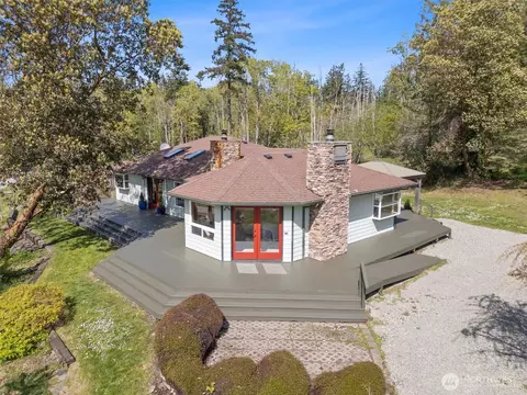 341 W Mountain View Rd, Camano Island, WA 98282