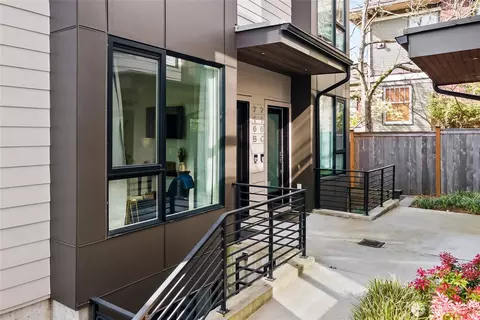 Exterior - 716 11th Ave E #B, Seattle, WA 98102 photo 1 of 3