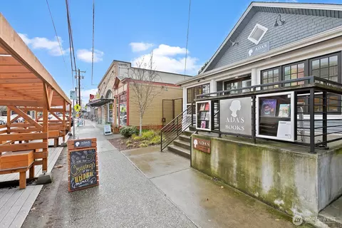 Other - 716 11th Ave E #B, Seattle, WA 98102 photo 9 of 11
