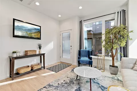 Living - 716 11th Ave E #B, Seattle, WA 98102 photo 3 of 3