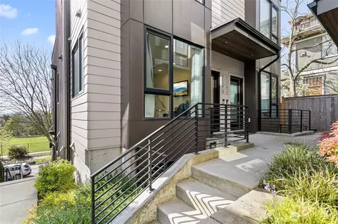 Other - 716 11th Ave E #B, Seattle, WA 98102 photo 2 of 11
