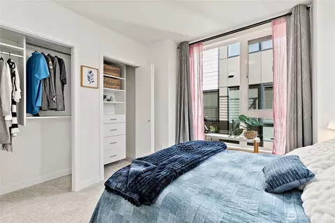 Bedroom - 716 11th Ave E #B, Seattle, WA 98102 photo 3 of 4