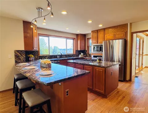 Kitchen - 19626 110th Pl NE, Bothell, WA 98011 photo 4 of 6