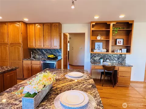 Kitchen - 19626 110th Pl NE, Bothell, WA 98011 photo 5 of 6