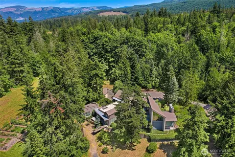 4367 Squalicum Lake Rd, Bellingham, WA 98226