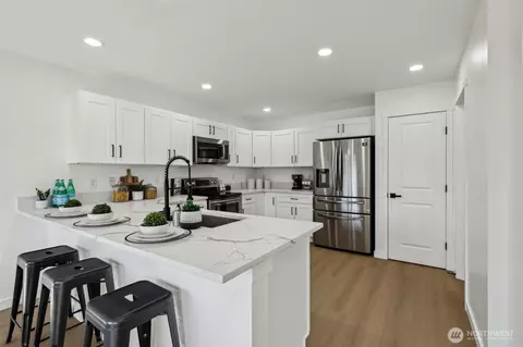 Kitchen - 16 197th St SE, Bothell, WA 98012 photo 2 of 5