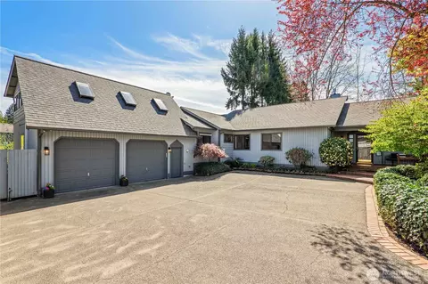218 Duvall Ave NE, Renton, WA 98059