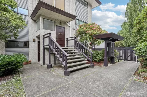 300 N 137th St #C, Seattle, WA 98133