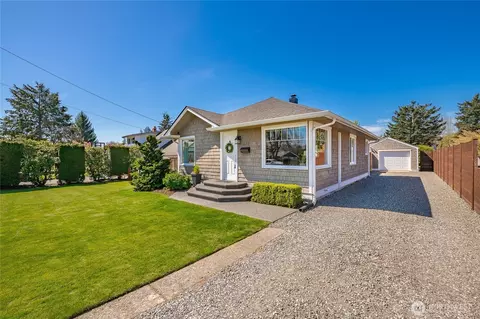 325 British Columbia Ave, Lynden, WA 98264