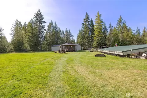 101 NE Lakeway Dr S, Belfair, WA 98528