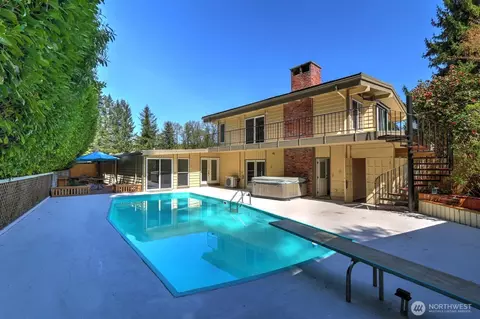 17817 Renton Maple Valley Rd SE, Maple Valley, WA 98038