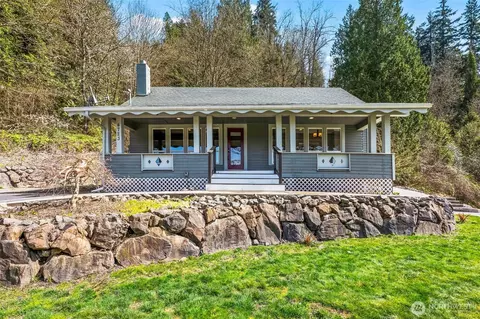 4723 Parker Rd E, Sumner, WA 98390