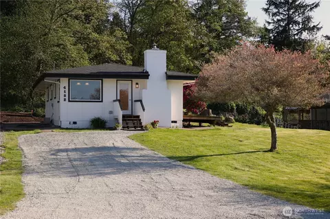 4182 Scatchet View Dr, Clinton, WA 98236
