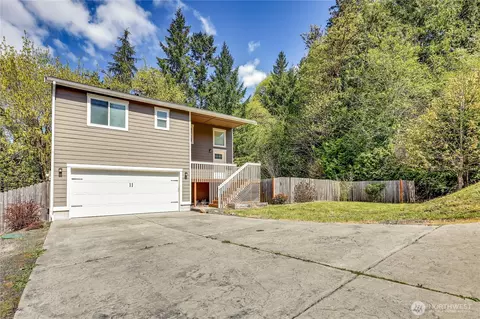 30 E Nightingale Pl, Belfair, WA 98528