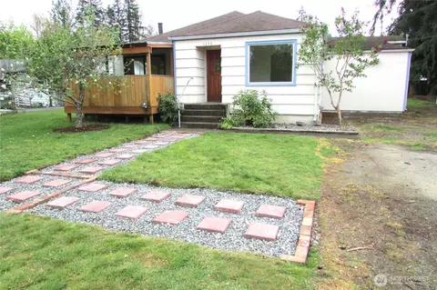 1396 Cedar Ave, Marysville, WA 98270