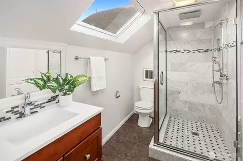 Bath - 923 23rd Ave E, Seattle, WA 98112 photo 5 of 5