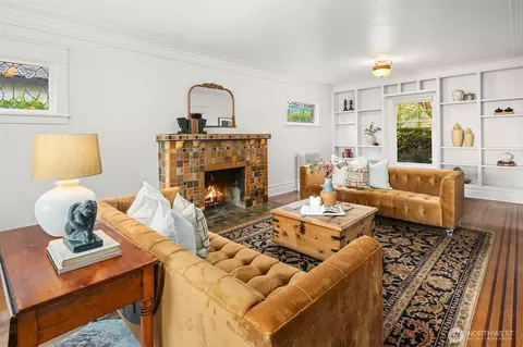 Living - 923 23rd Ave E, Seattle, WA 98112 photo 1 of 4