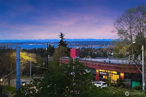 View/Area - 923 23rd Ave E, Seattle, WA 98112 photo 4 of 4